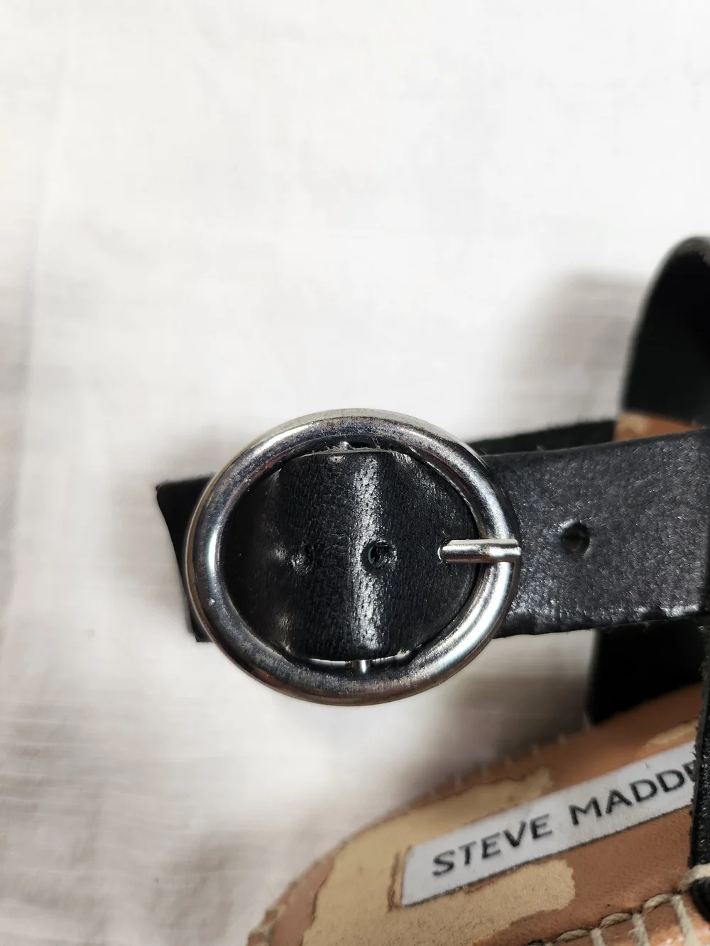 Steve Madden note small